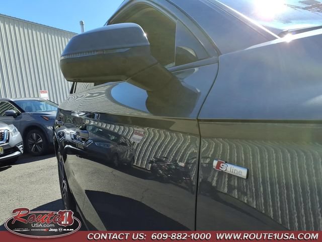 Used 2021 Audi Q5 e Premium Plus w/ Premium Plus Package AWD/4WD image 11