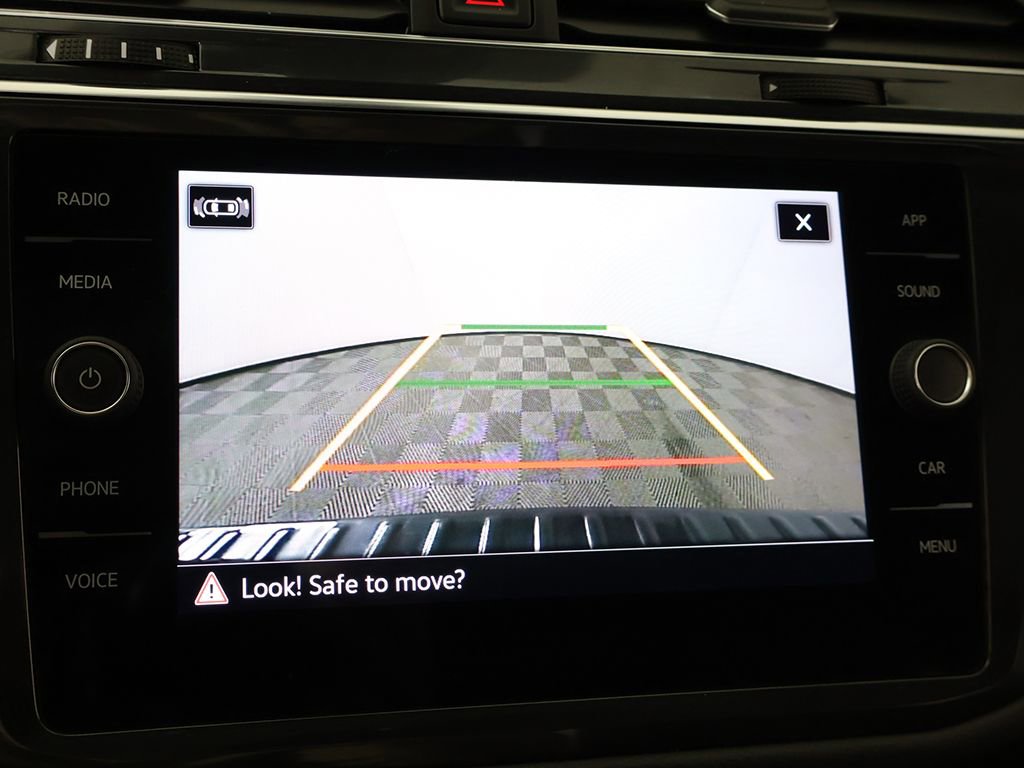 Used 2022 Volkswagen Tiguan SE R-Line image 48