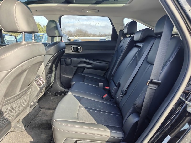 Used 2023 Kia Sorento S w/ Panoramic Sunroof Package image 10