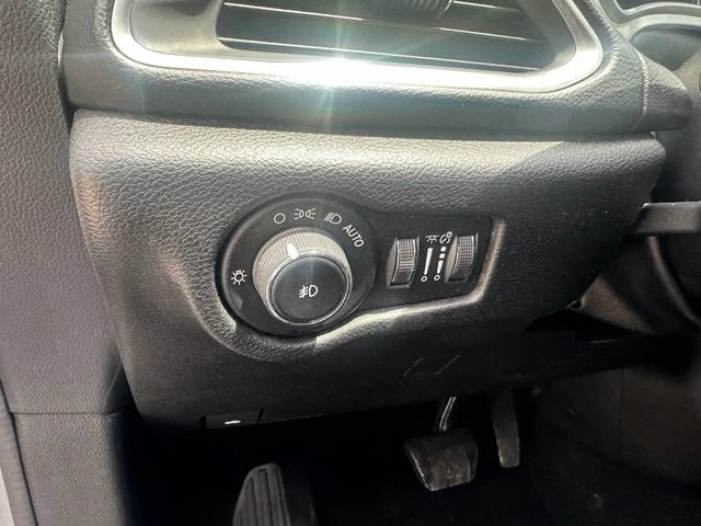 Used 2018 Chrysler Pacifica Touring Plus w/ S Appearance Package FWD image 25