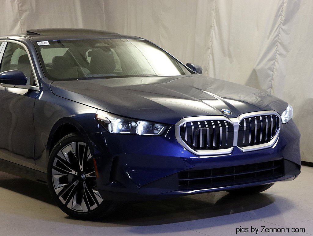 Used 2026 BMW 530i xDrive w/ Premium Package AWD/4WD image 2