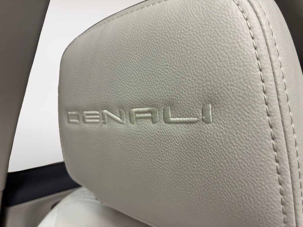 Used 2024 GMC Terrain Denali w/ Denali Premium Package image 26