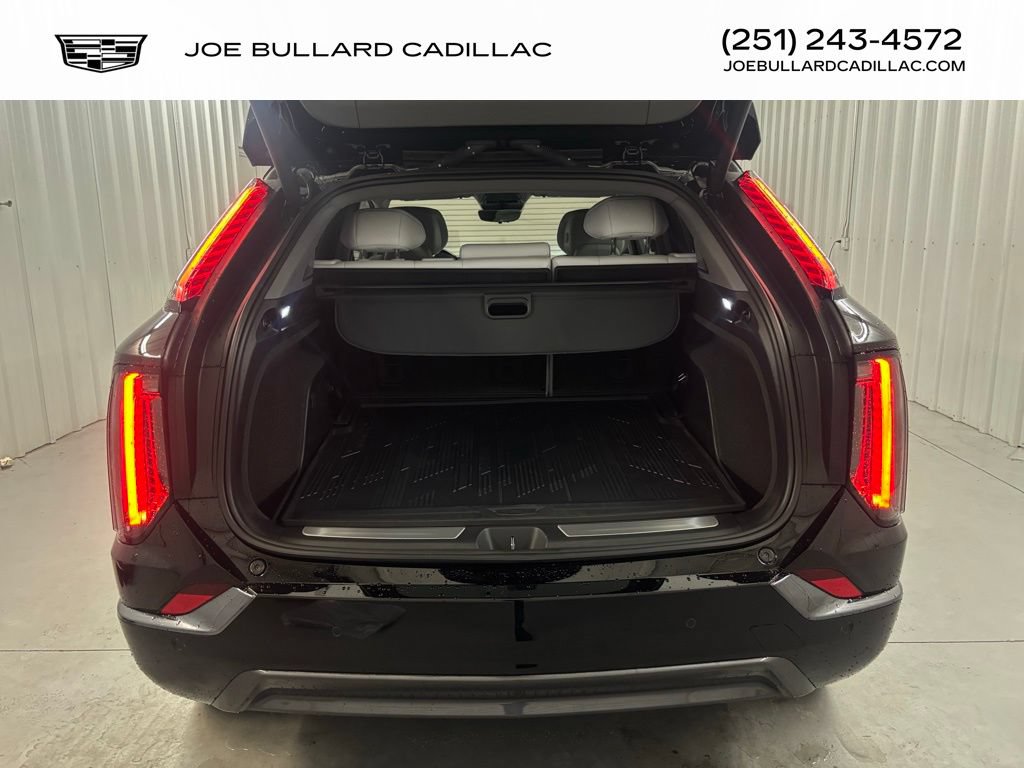 New 2025 Cadillac Optiq Sport 2 w/ LPO, Floor Liner Package AWD/4WD image 15