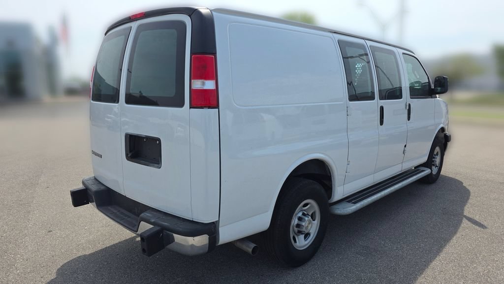 Used 2024 Chevrolet Express 2500 w/ Driver Convenience Package RWD image 5