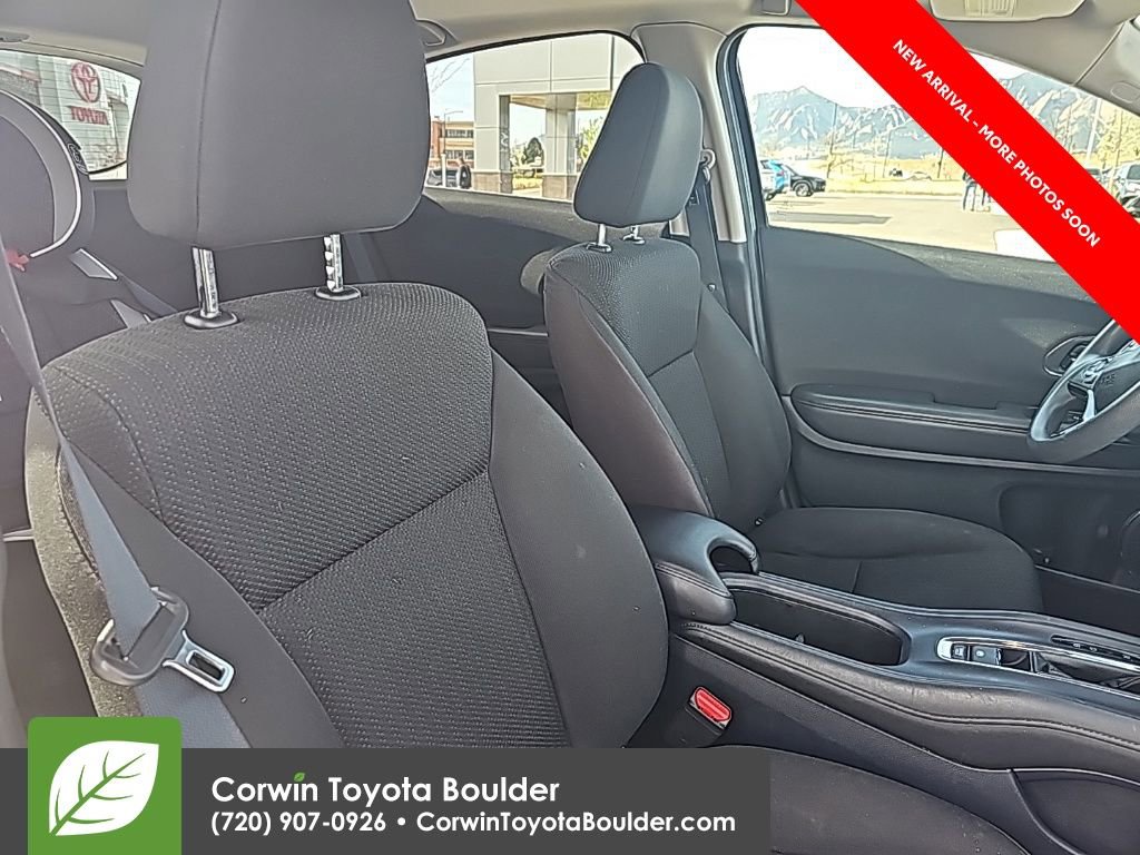 Used 2018 Honda HR-V EX image 9