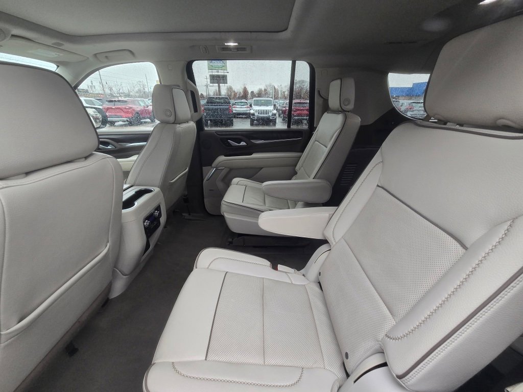 Used 2022 GMC Yukon XL Denali image 27
