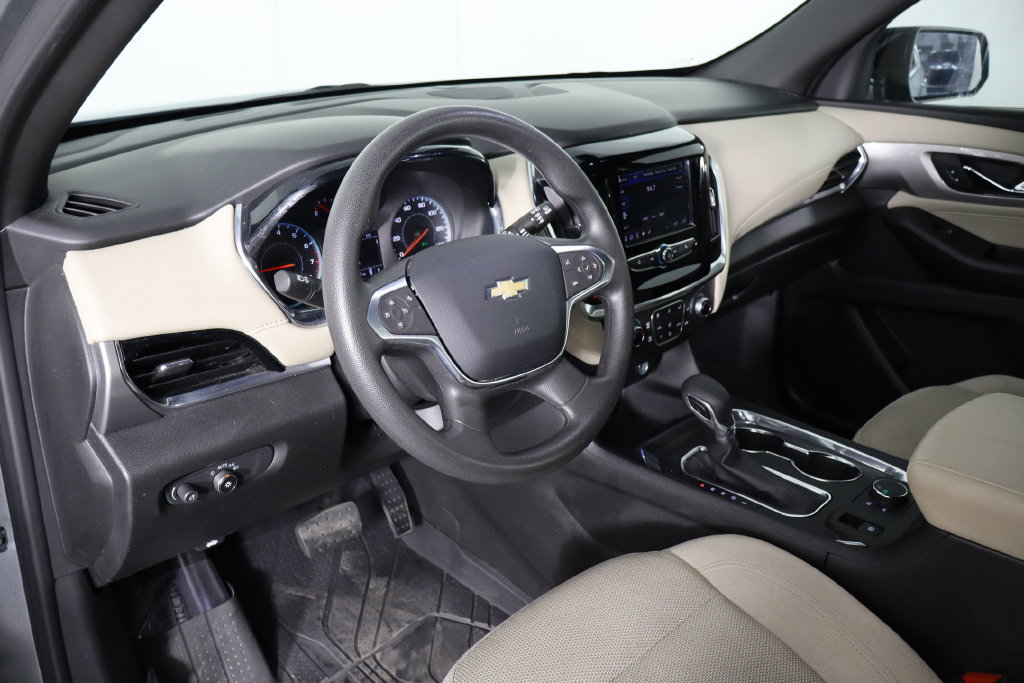 Used 2023 Chevrolet Traverse LS FWD image 25