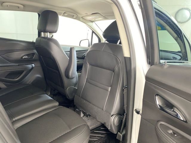 Used 2022 Buick Encore Preferred w/ Safety Package image 32