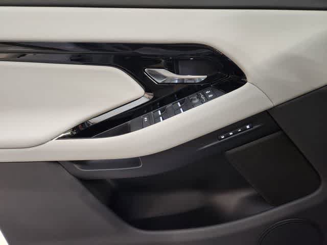 New 2026 Land Rover Range Rover Evoque S AWD/4WD image 40