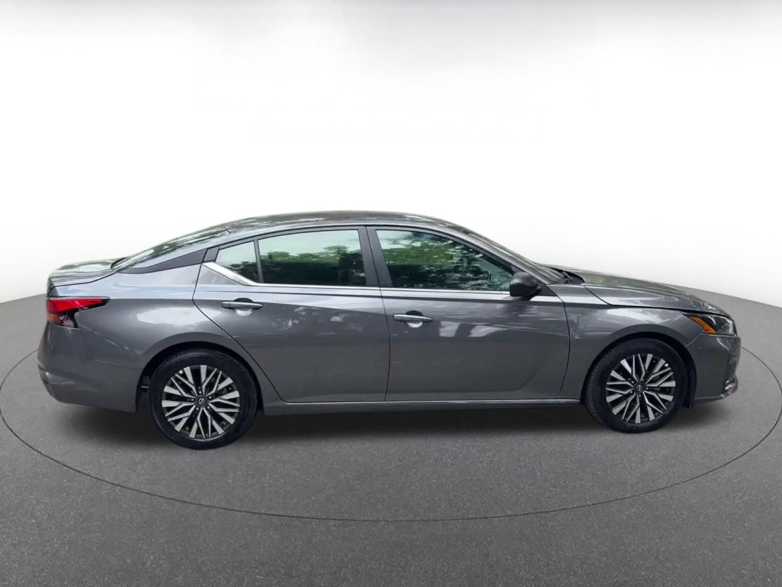 Used 2026 Nissan Altima 2.5 SV FWD image 15