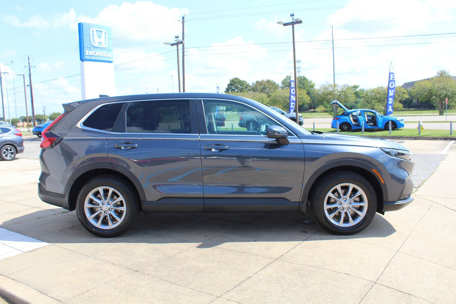 Used 2025 Honda CR-V EX-L image 4