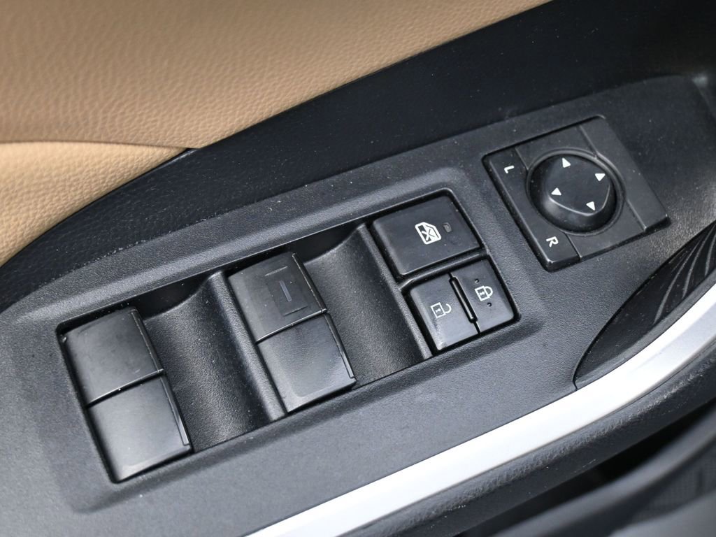 Used 2019 Toyota RAV4 XLE image 3