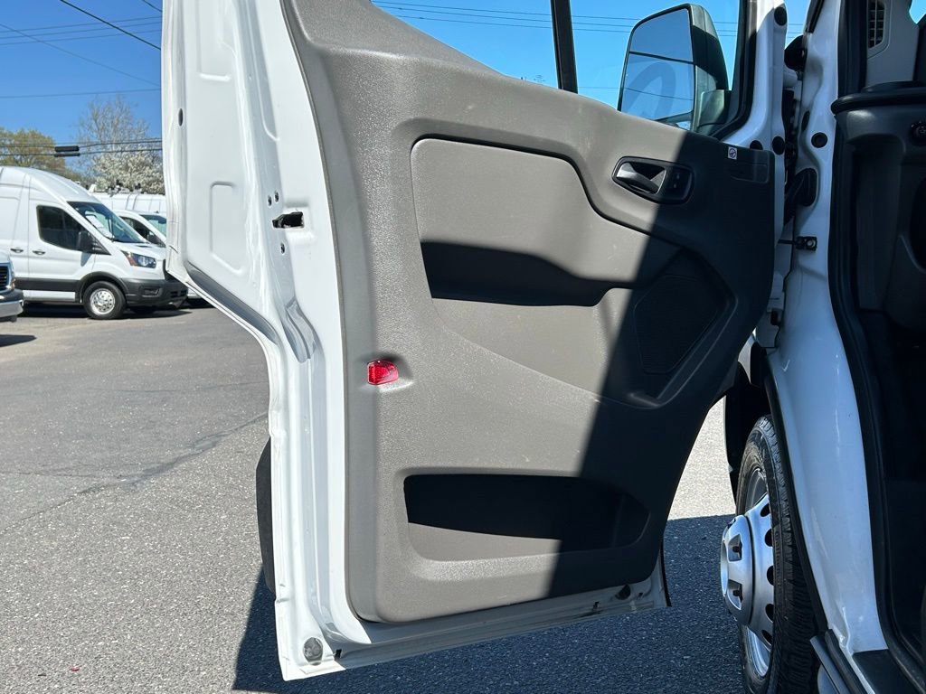 Used 2020 Ford Transit 350 XL image 30