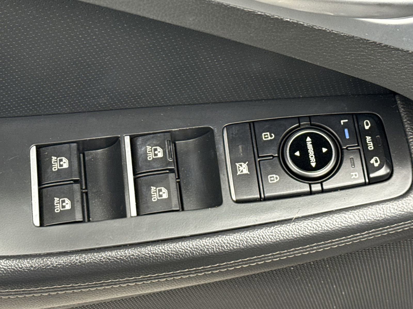 Used 2020 Genesis G80 3.8 image 17