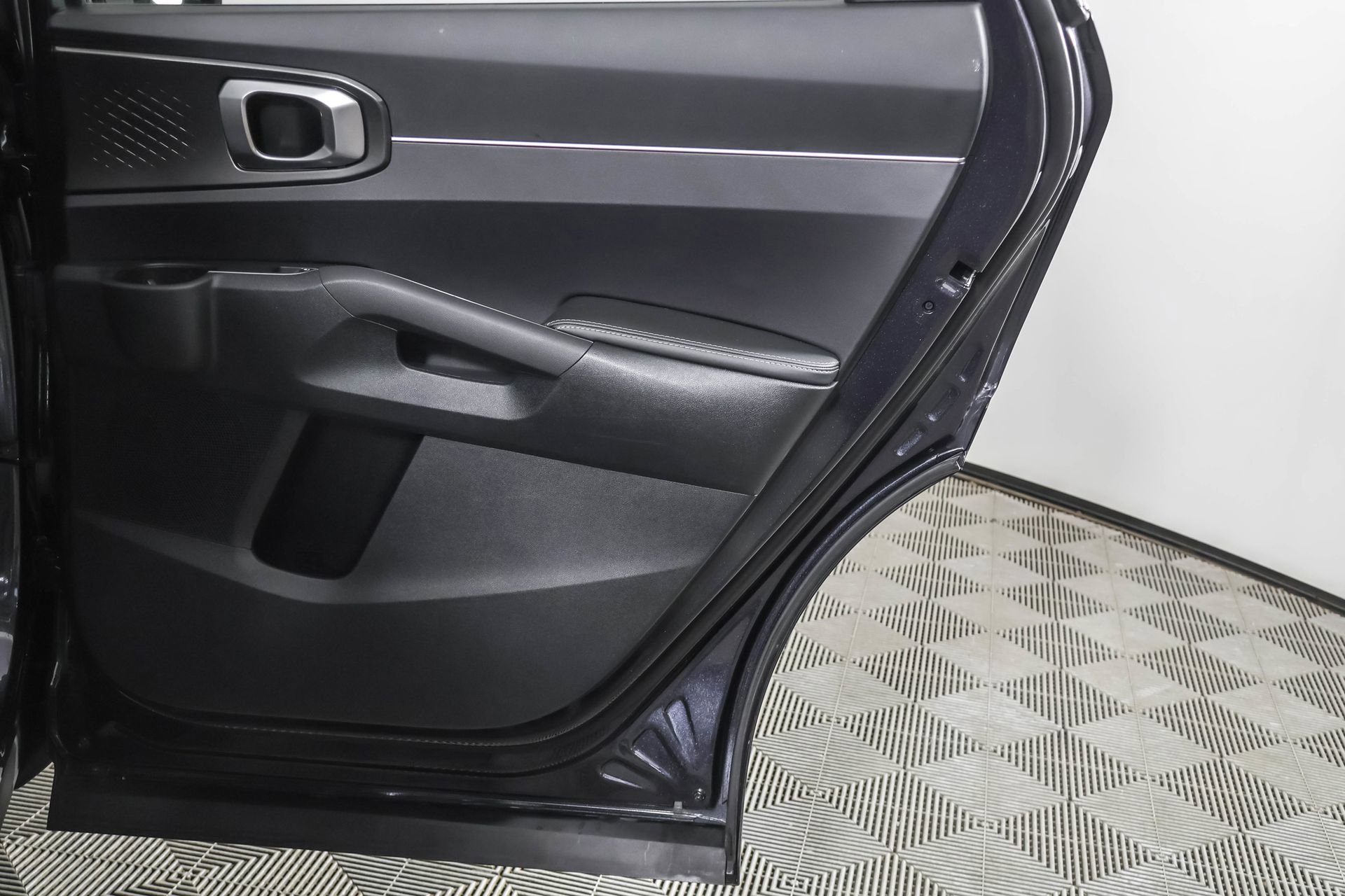 Used 2025 Kia Sorento EX image 43