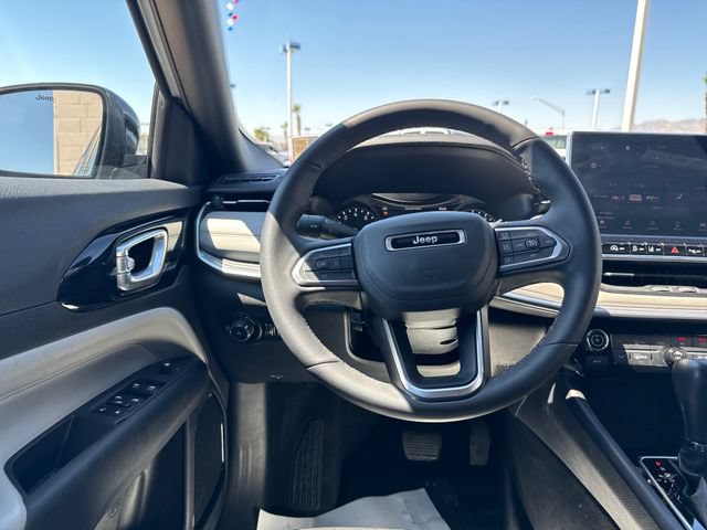 Used 2025 Jeep Compass Limited AWD/4WD image 13