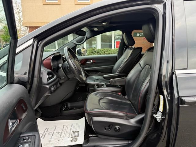 Used 2020 Chrysler Pacifica Limited FWD image 25