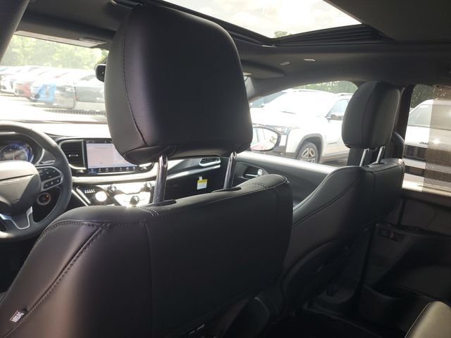 New 2027 Chrysler Pacifica Select w/ Family Tech Group FWD image 11