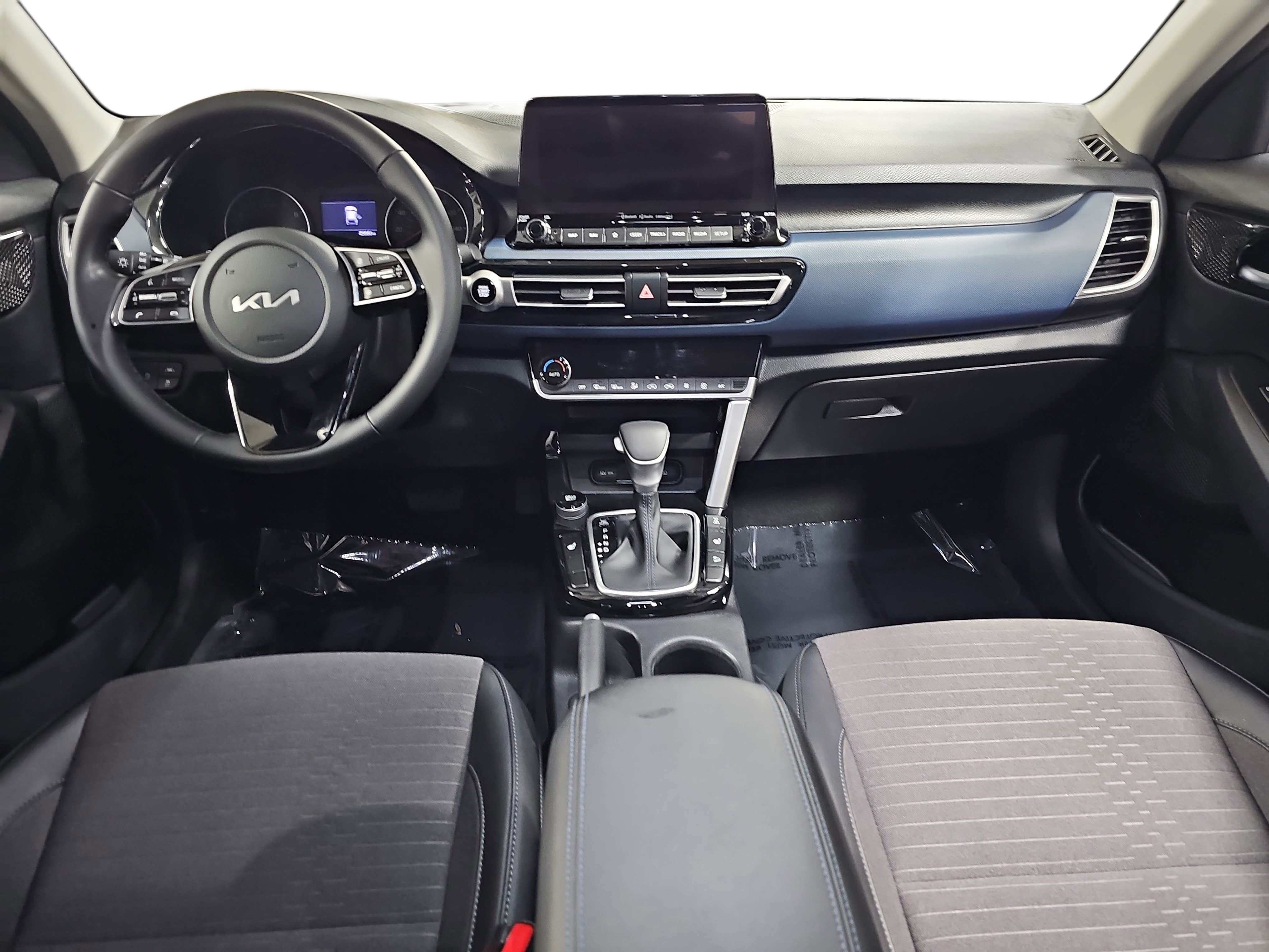 Used 2023 Kia Seltos Nightfall Edition image 9