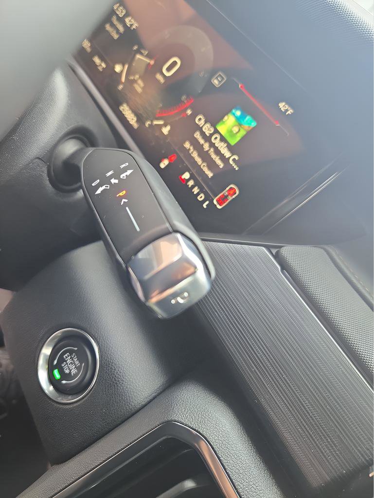 Used 2025 GMC Acadia AT4 image 38
