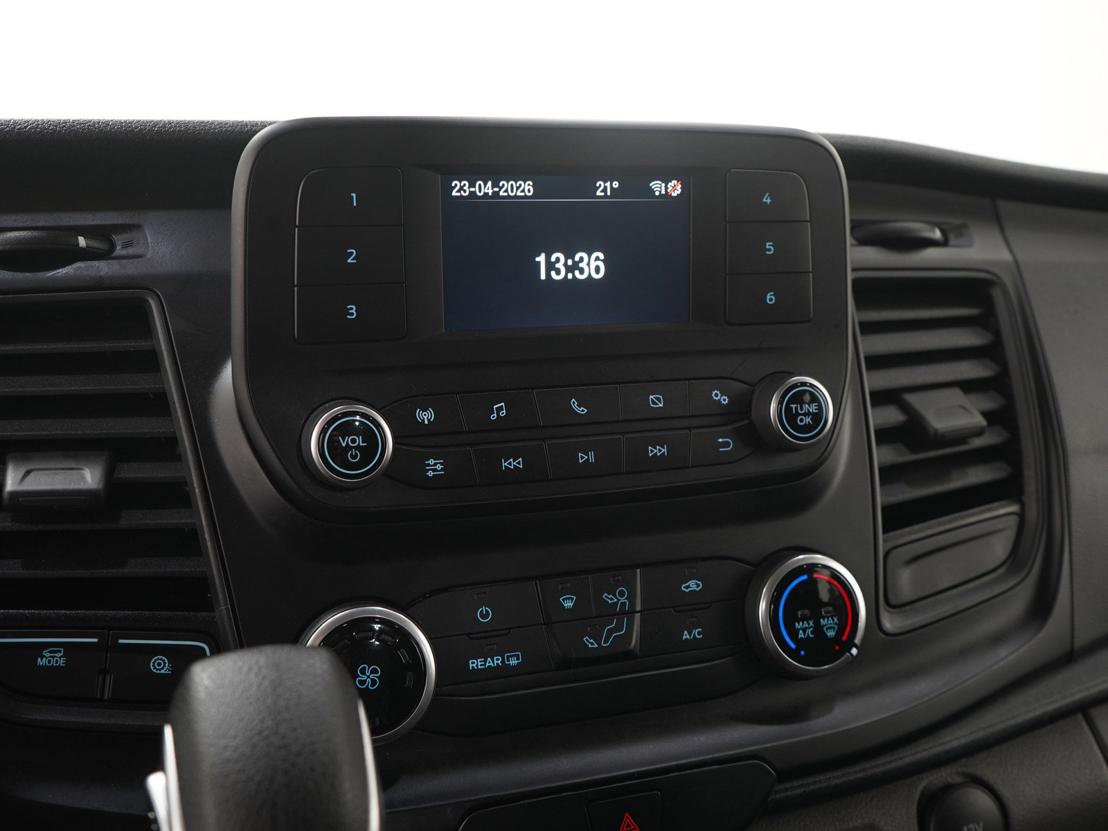 Used 2023 Ford Transit 250 Low Roof AWD w/ Exterior Upgrade Package image 18