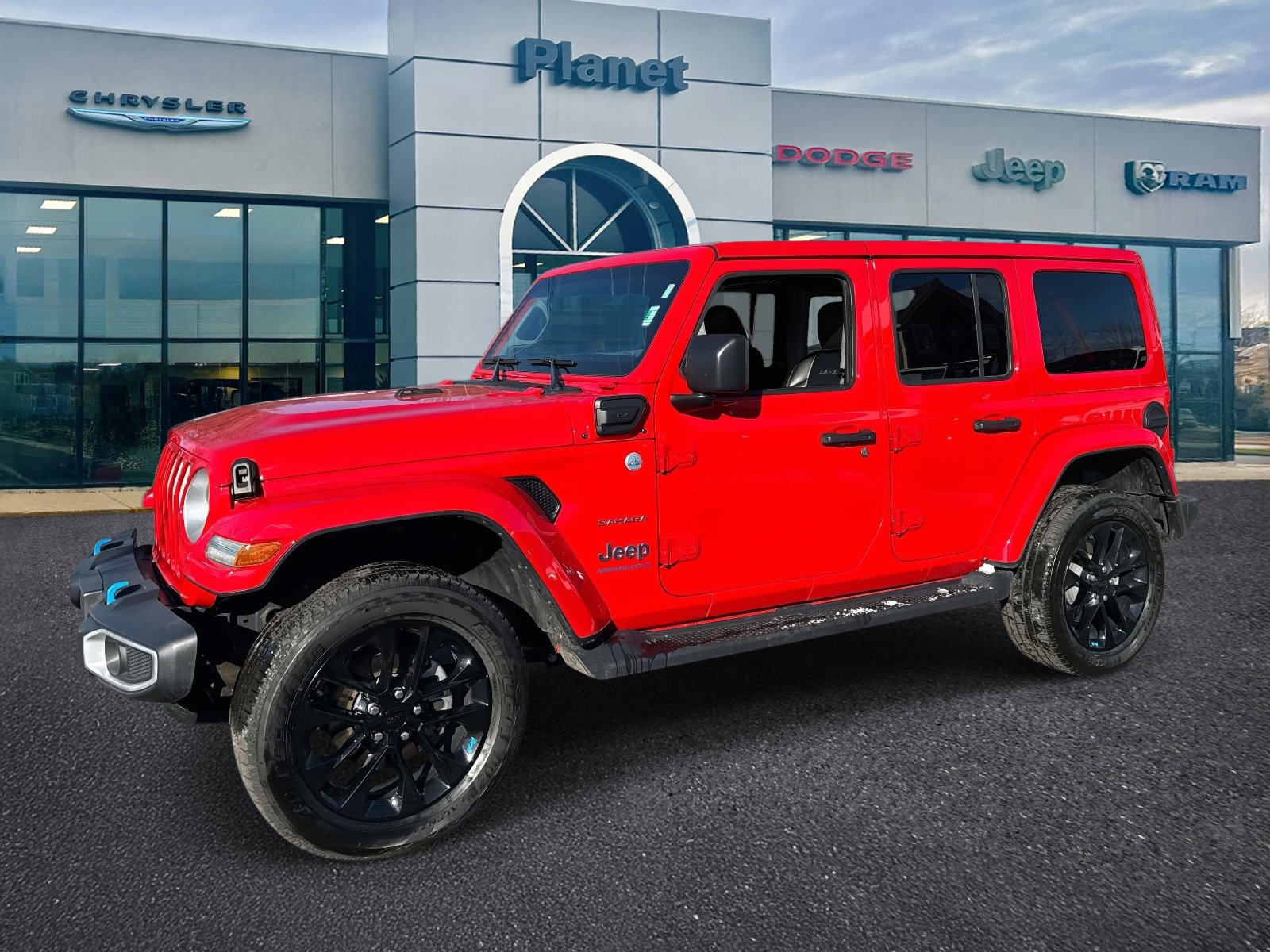 Used 2023 Jeep Wrangler Unlimited Sahara w/ Cold Weather Group image 4