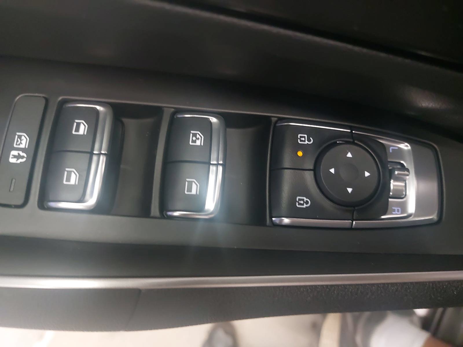 New 2026 Kia Sorento S w/ S Panoramic Sunroof Package FWD image 26