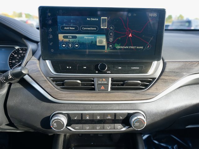 Used 2023 Nissan Altima 2.5 SV w/ SV Premium Package image 19