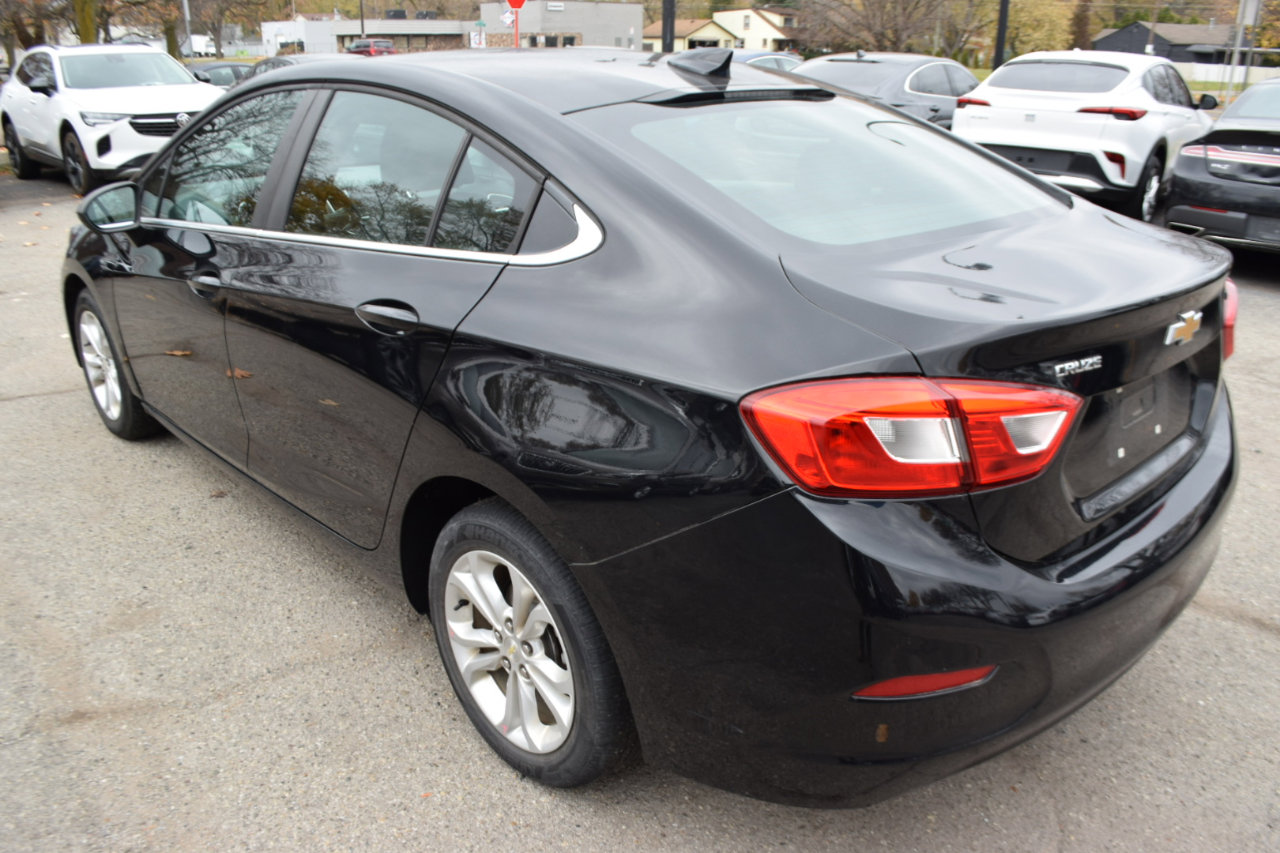 Used 2019 Chevrolet Cruze LT image 8
