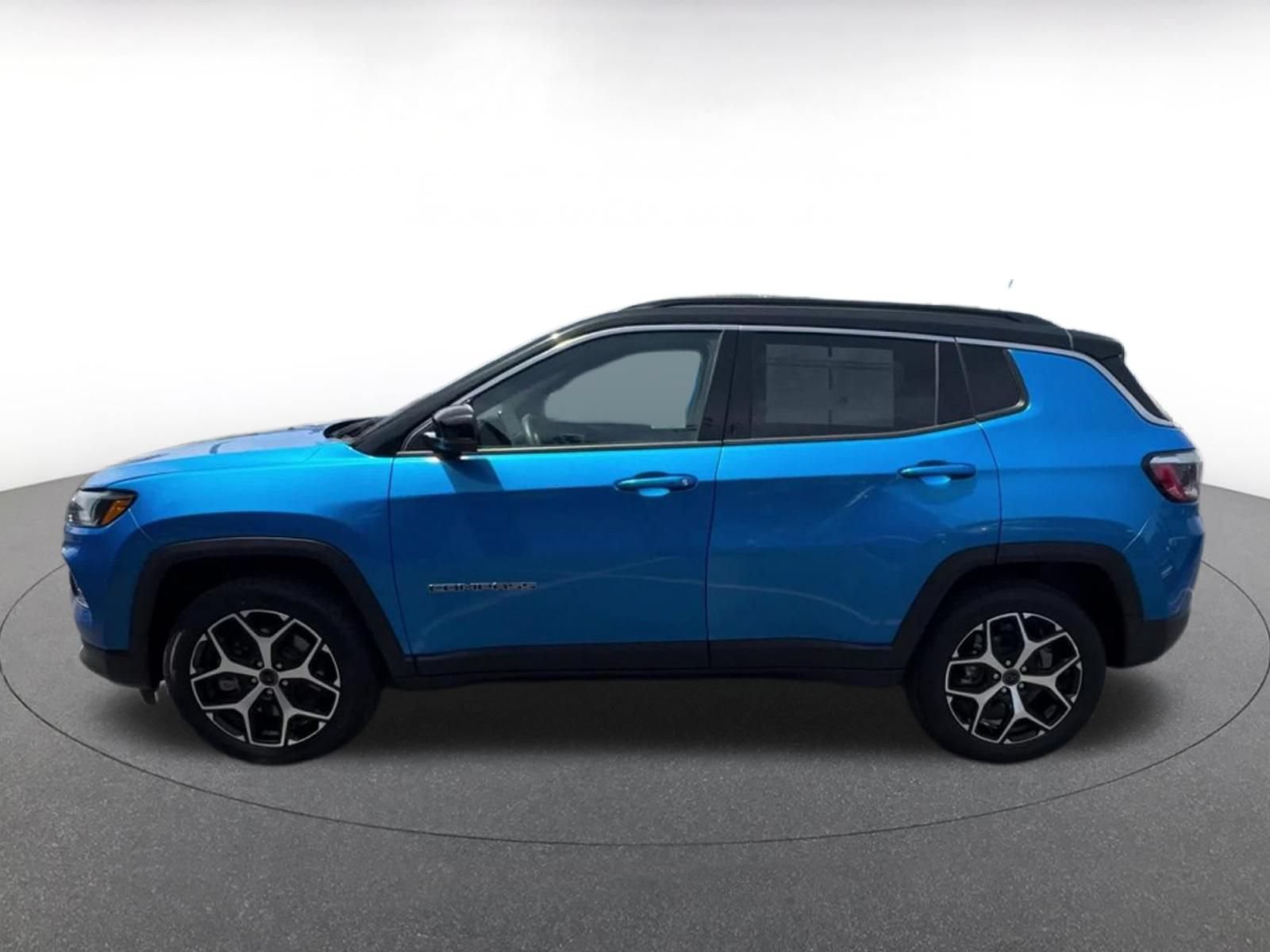 Used 2025 Jeep Compass Limited AWD/4WD image 9