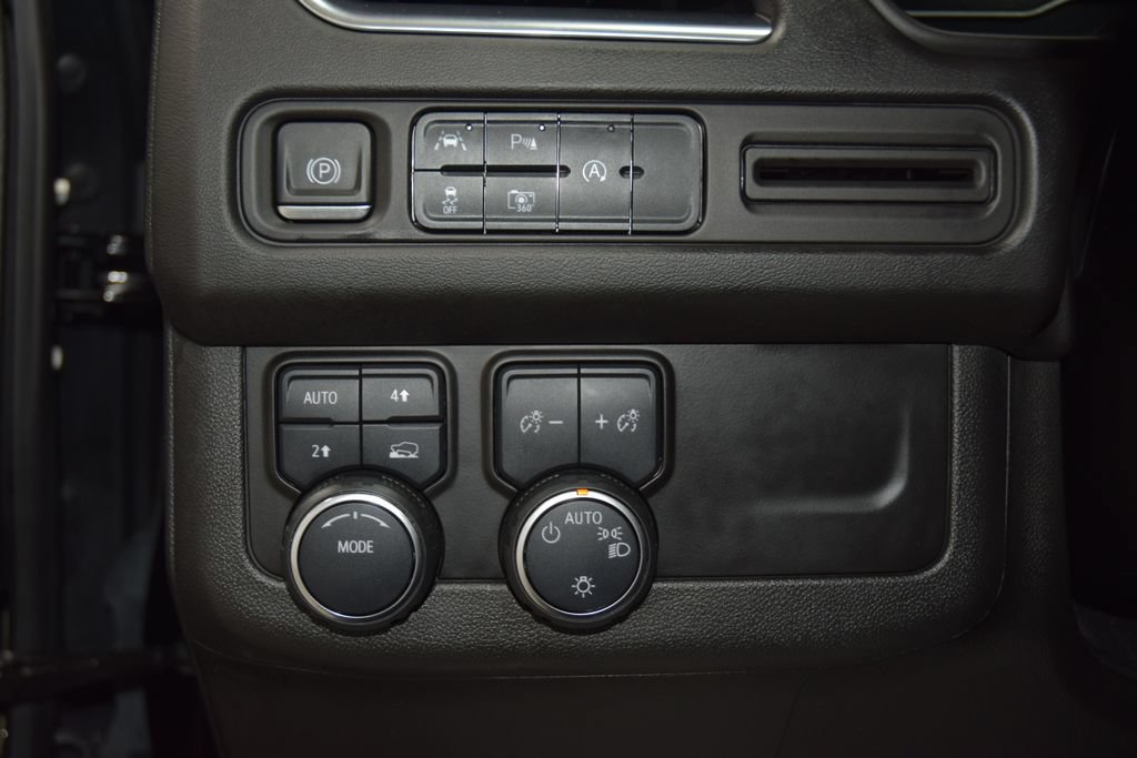 Used 2024 Chevrolet Tahoe RST w/ Luxury Package AWD/4WD image 34