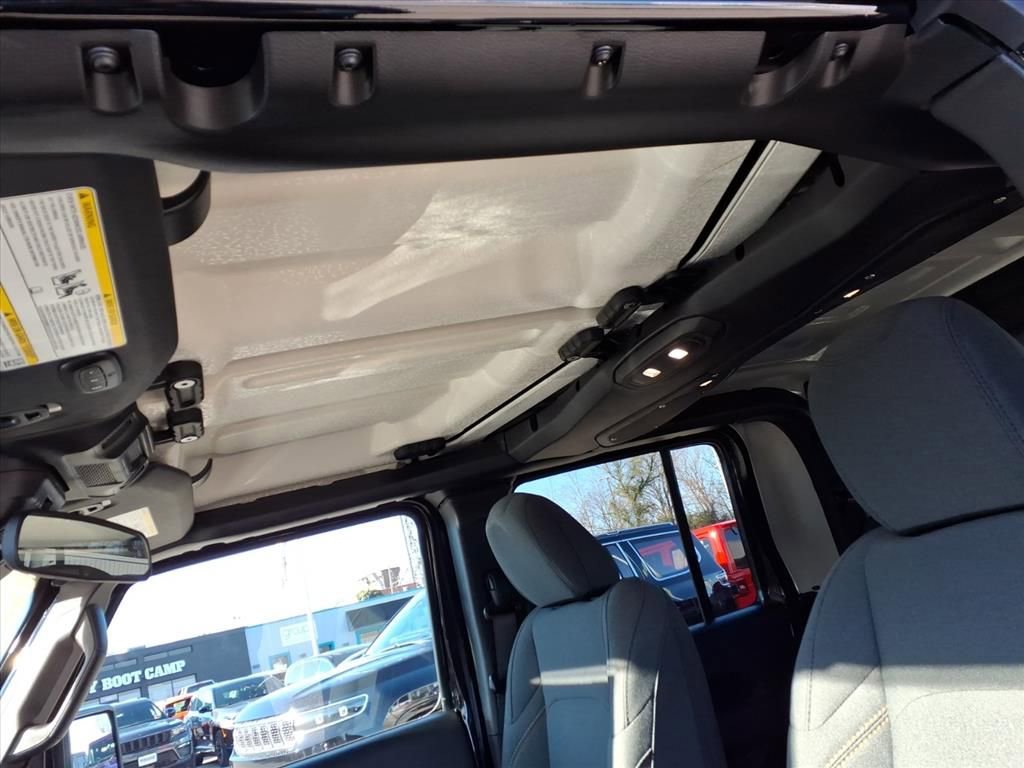 New 2026 Jeep Gladiator Sport image 13