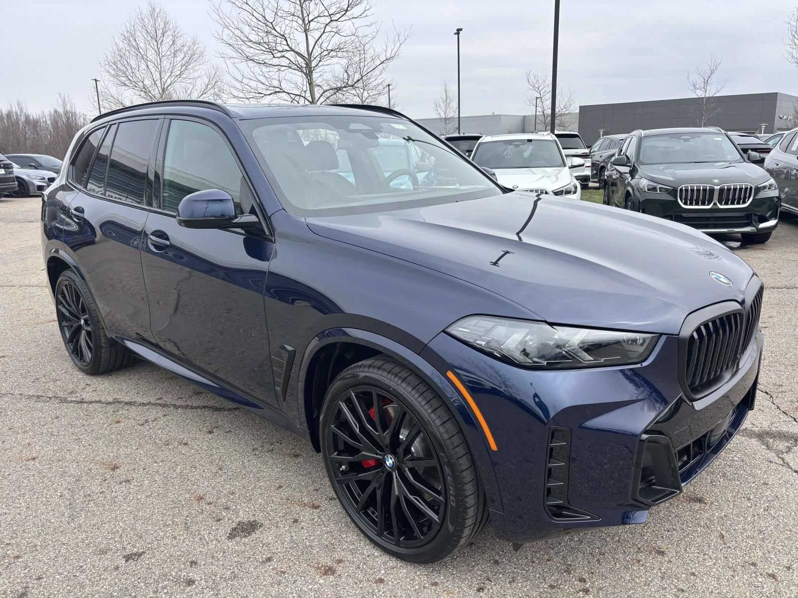 New 2026 BMW X5 xDrive40i w/ M Sport Package AWD/4WD image 3