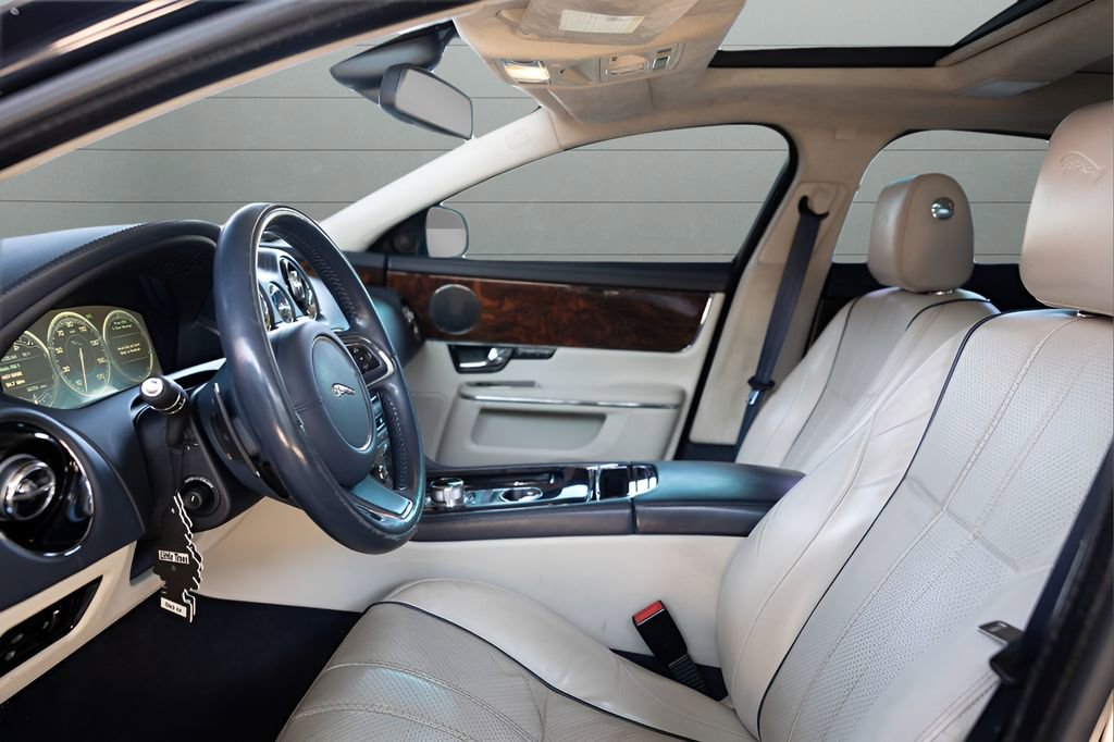 Used 2012 Jaguar XJ L RWD image 40