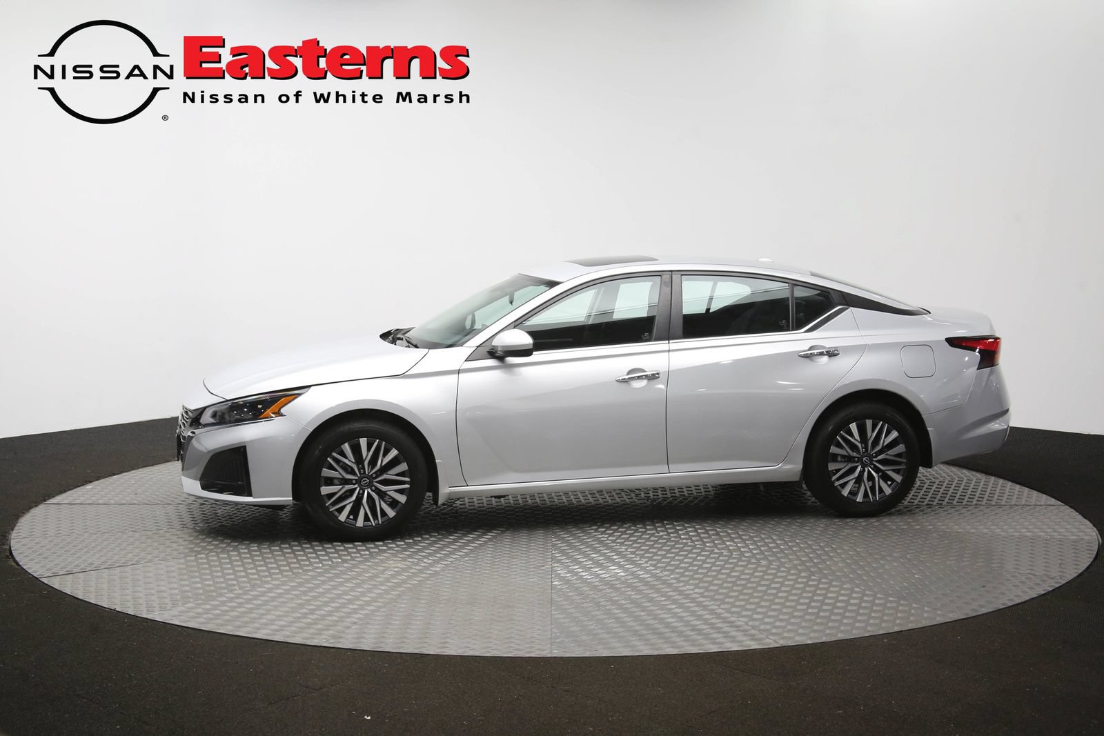 Used 2023 Nissan Altima 2.5 SV w/ SV Premium Package AWD/4WD image 60