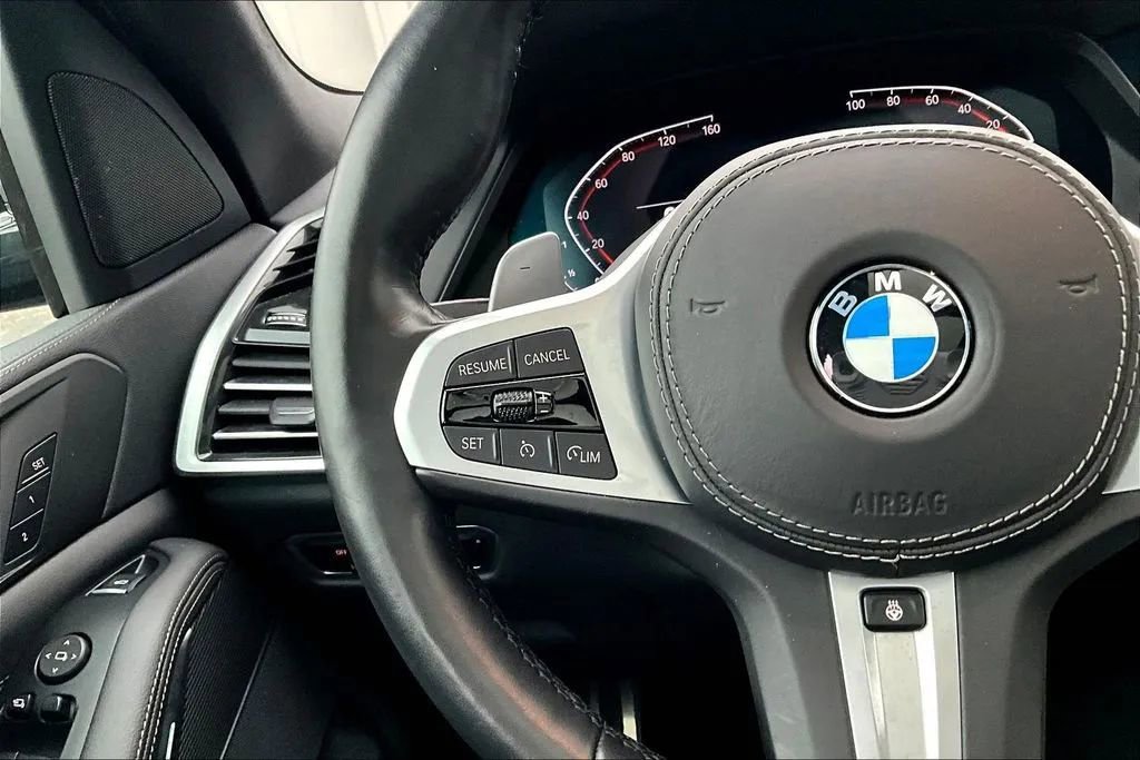 Used 2022 BMW X5 xDrive40i w/ M Sport Package AWD/4WD image 11