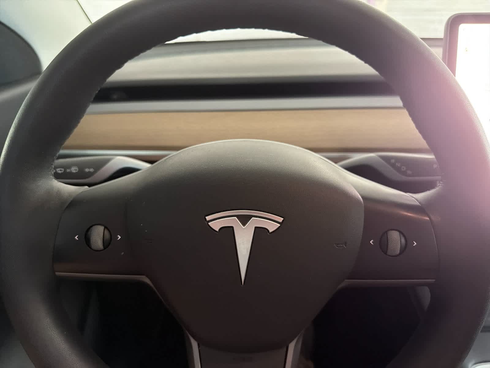 Used 2022 Tesla Model Y Long Range AWD/4WD image 24