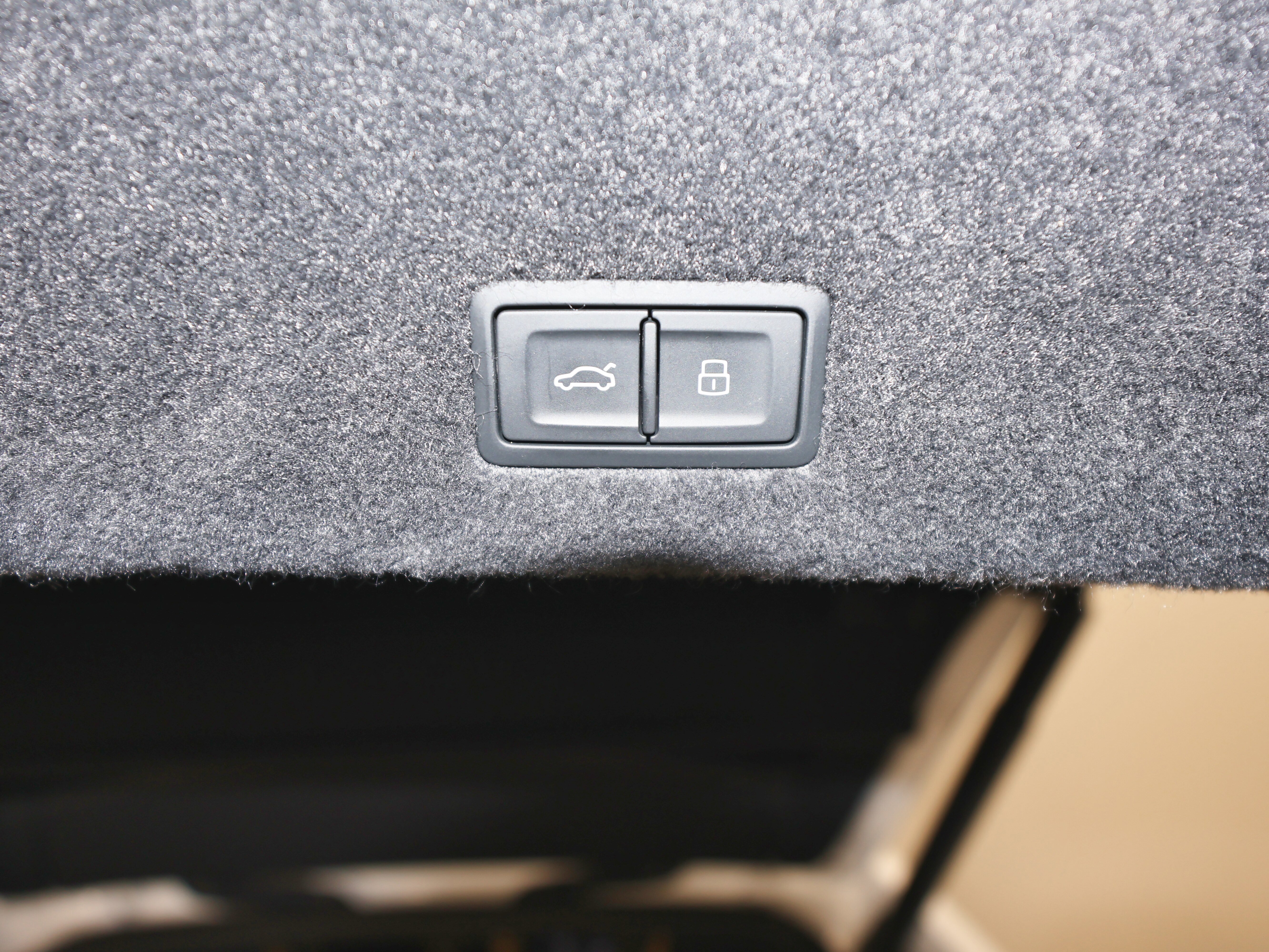 Used 2022 Lamborghini Urus image 19