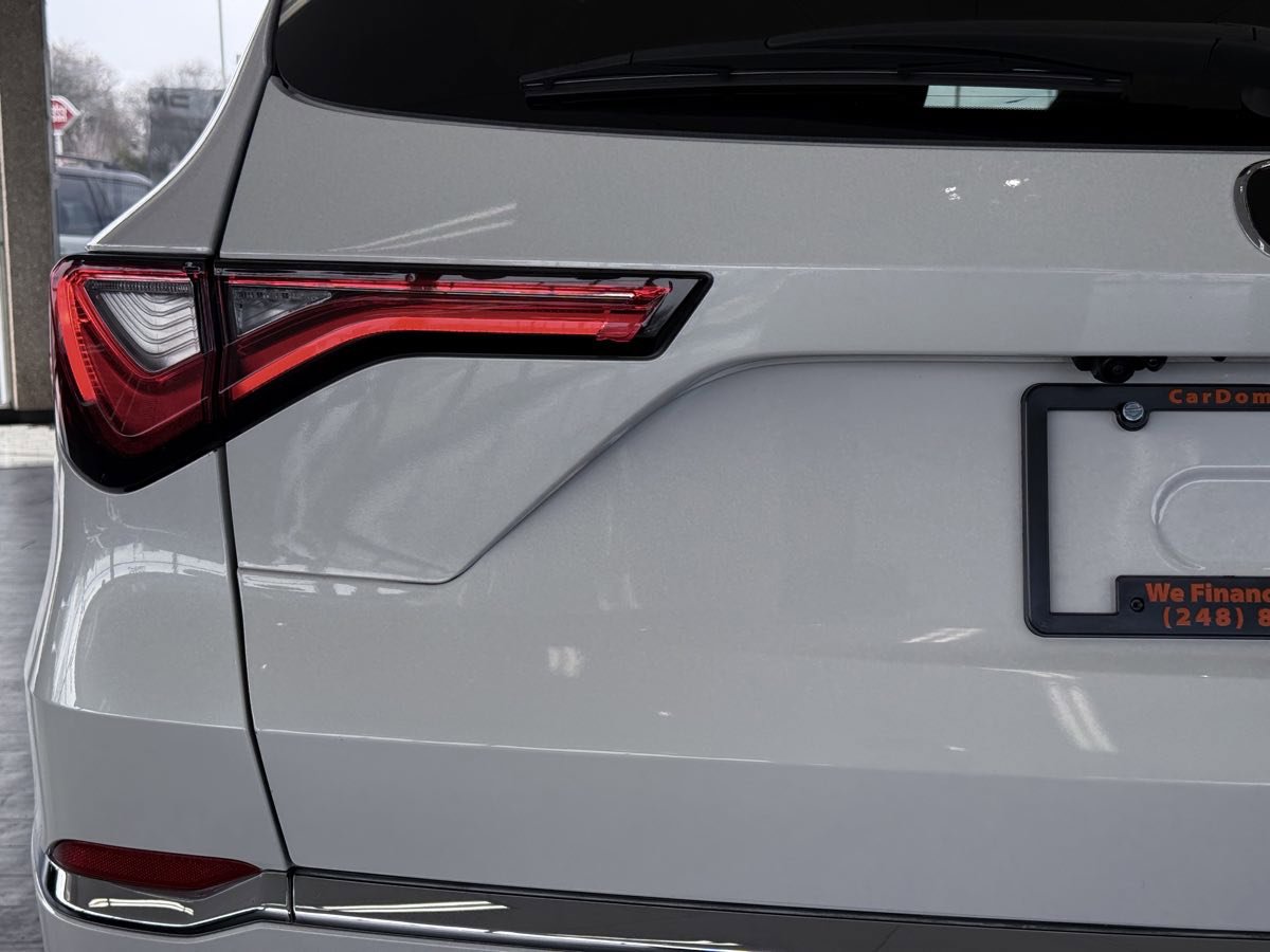 Used 2023 Acura MDX SH-AWD w/ Advance Package image 18