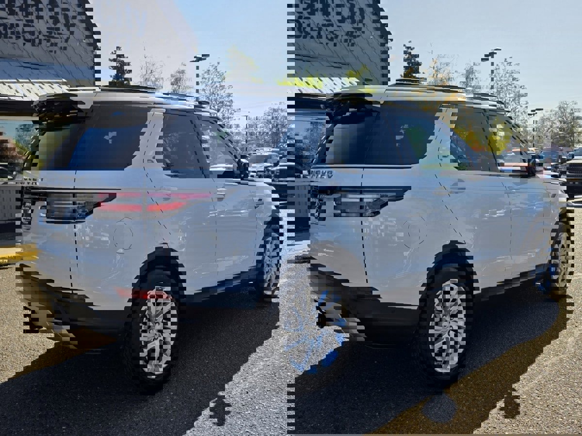 Used 2019 Land Rover Discovery HSE image 6