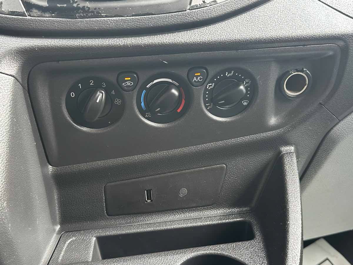 Used 2017 Ford Transit 350 XLT RWD image 22