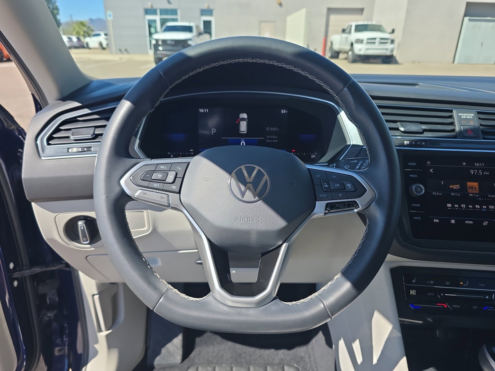 Used 2022 Volkswagen Tiguan SE image 9