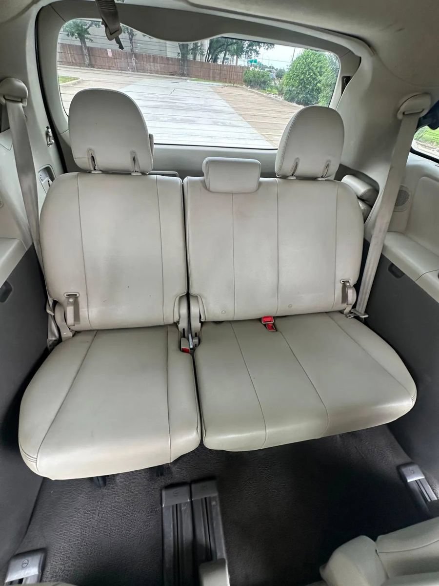 Used 2011 Toyota Sienna XLE w/ XLE Navigation Pkg FWD image 12
