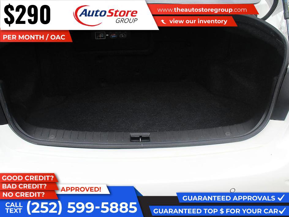Used 2015 INFINITI Q50 Hybrid w/ Deluxe Technology Package RWD image 10