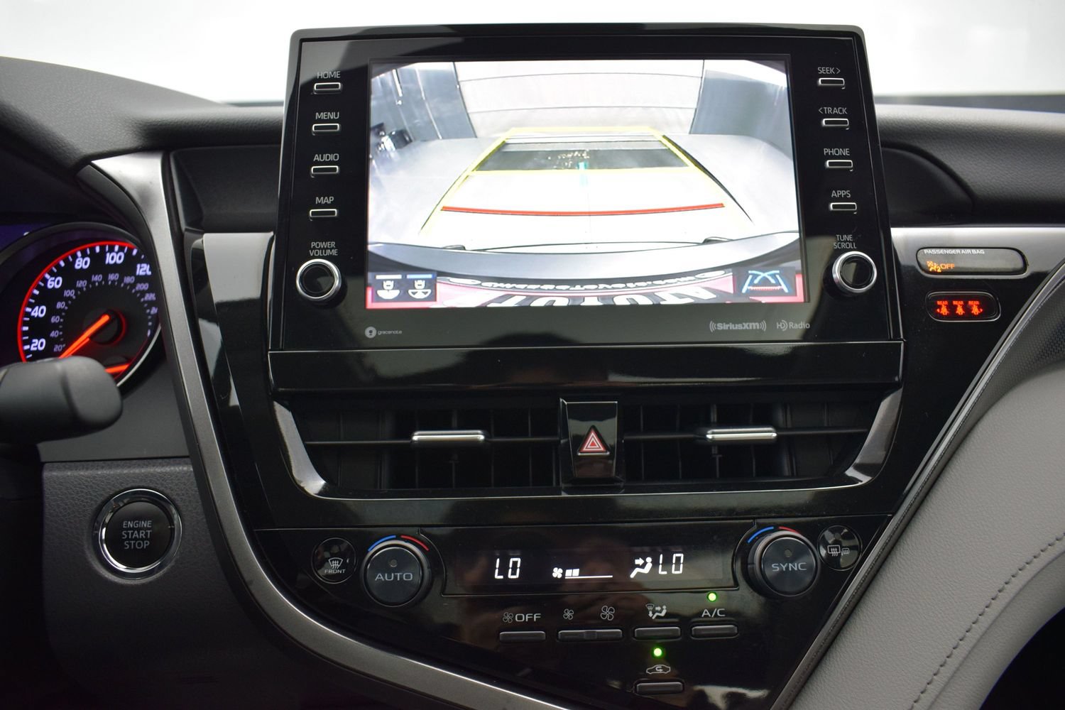 Used 2022 Toyota Camry XSE FWD image 17