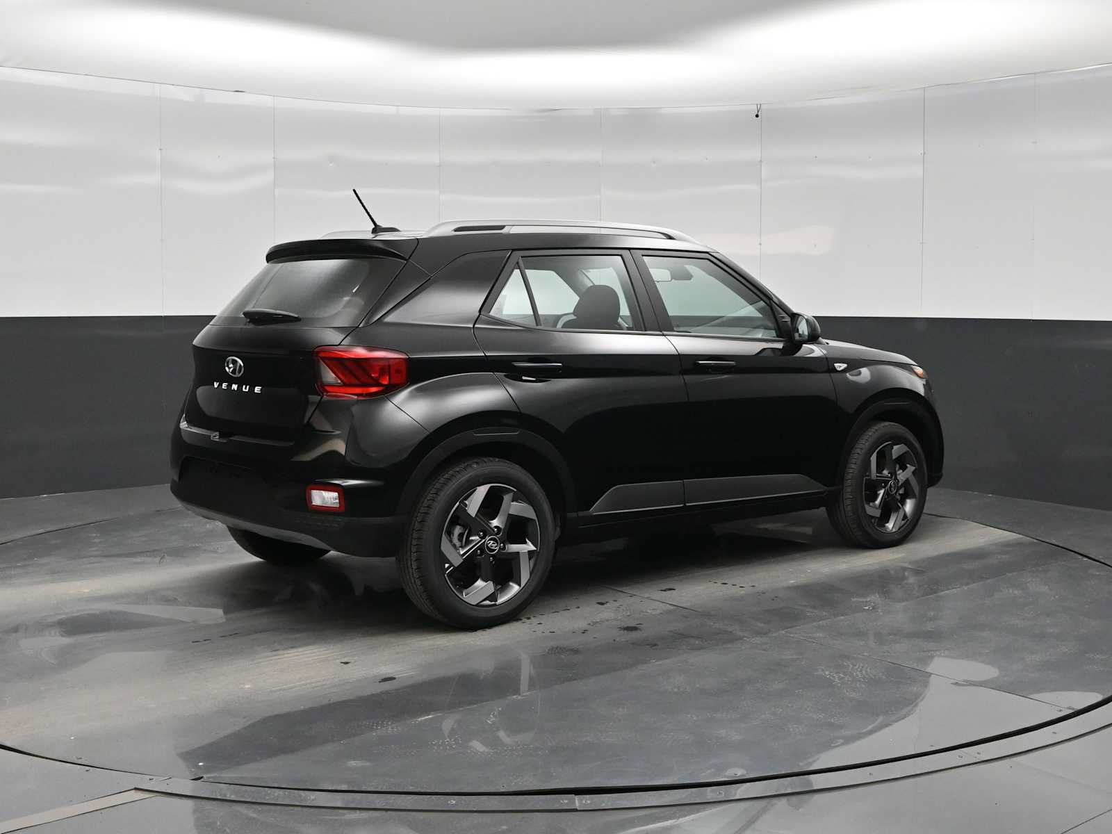 New 2026 Hyundai Venue SEL FWD image 8