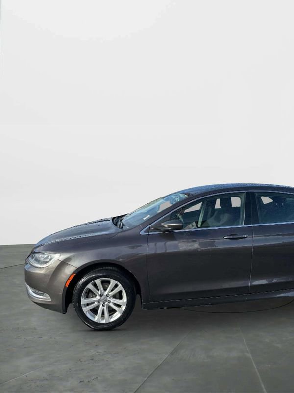 Used 2015 Chrysler 200 Limited image 16