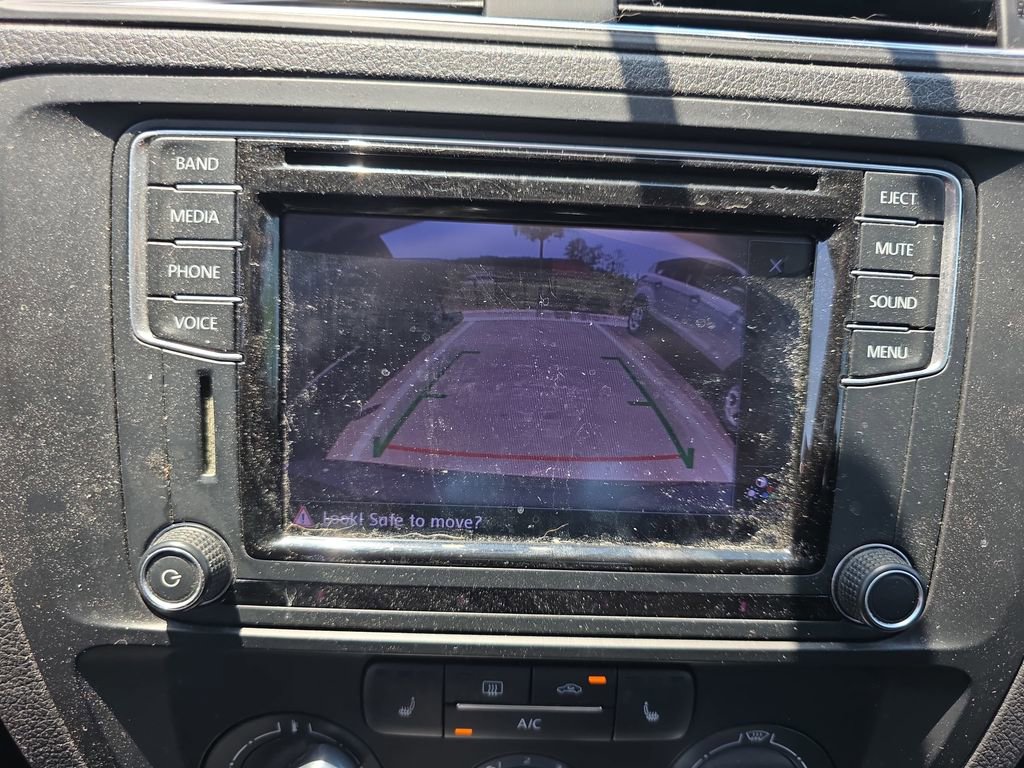 Used 2016 Volkswagen Jetta SE FWD image 9
