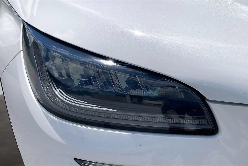 Used 2022 Lincoln Corsair Reserve w/ Elements Package FWD image 28