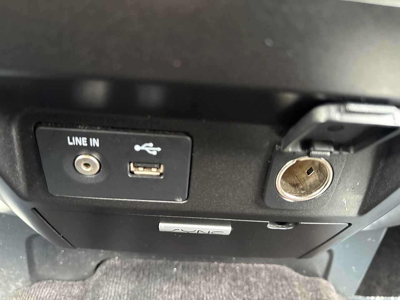 Used 2015 Ford F150 XLT image 28